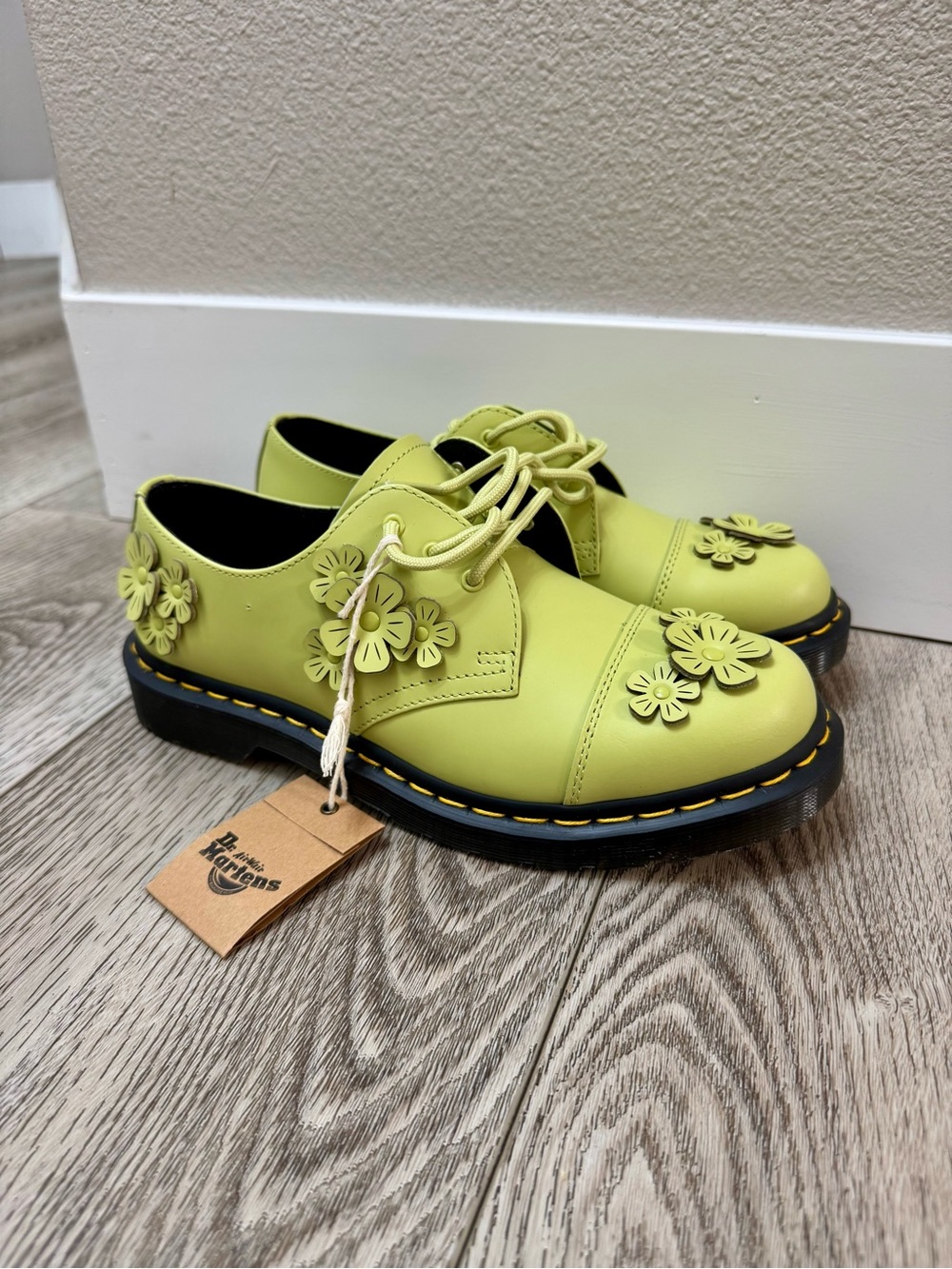 Dr. Martens 1461 Flower Applique Leather Oxford Shoes Women’s Size 9